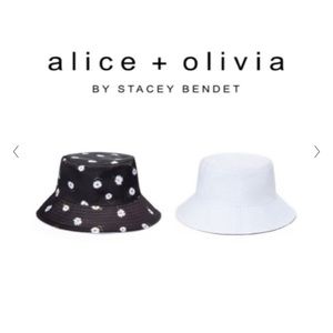 Alice + Olivia Reversible Bucket Hat NWT
